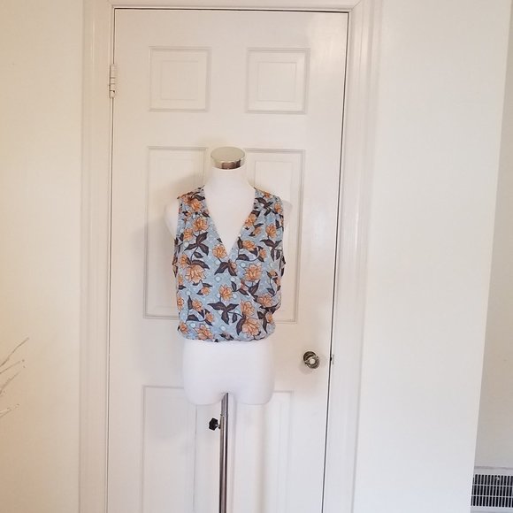 NWT Rachel Zoe Sleeveless V Neck Flower Top Small - Picture 1 of 8